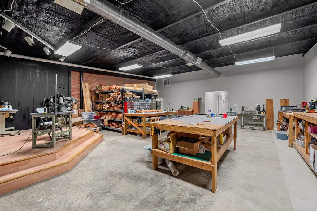 219 E Ave C Rosebud TX 76570