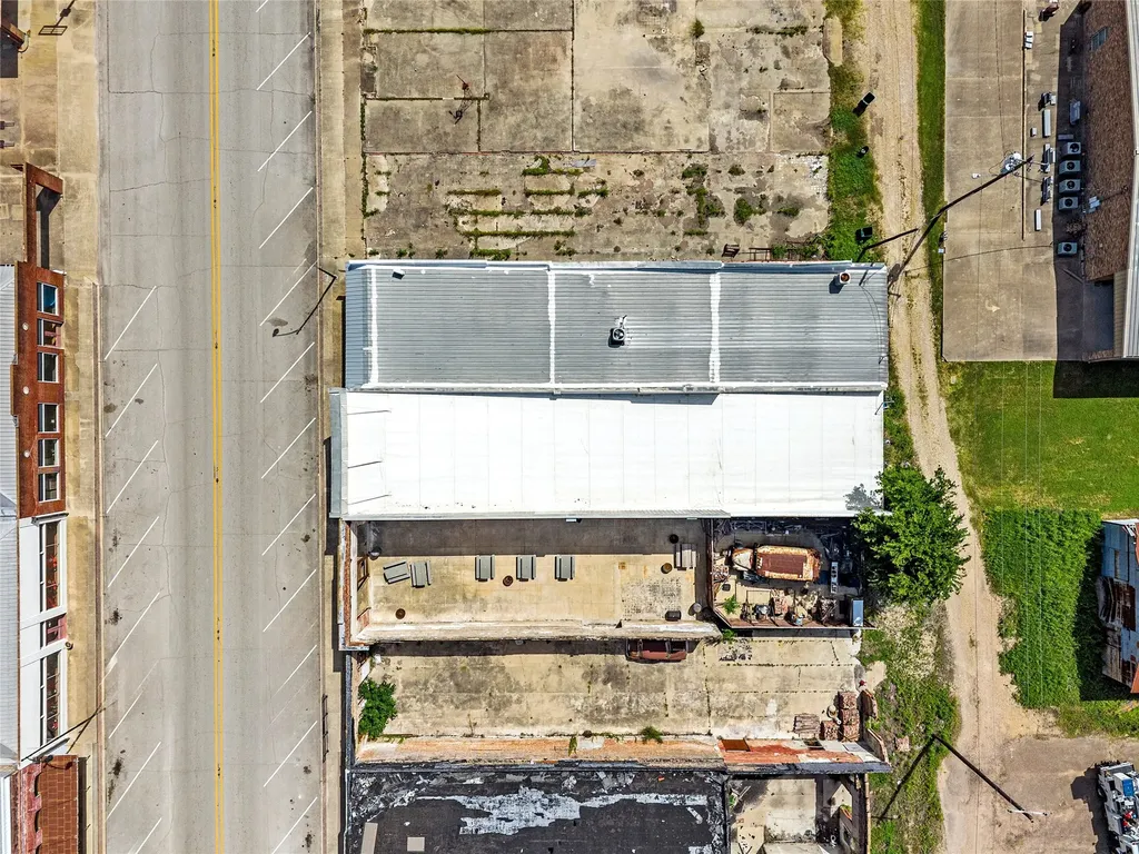 219 E Ave C Rosebud TX 76570