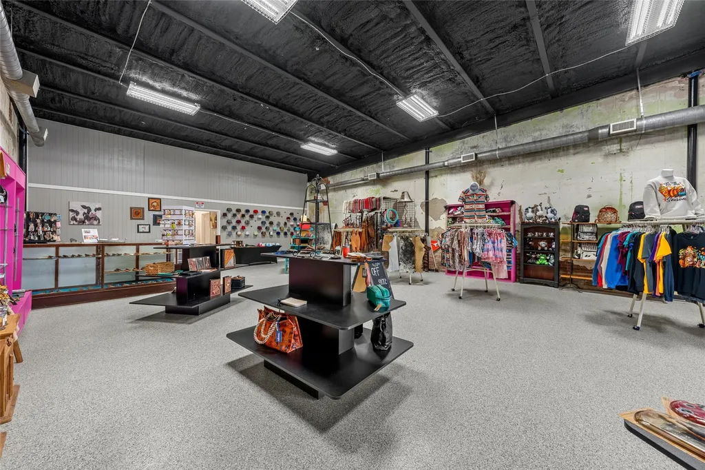 219 E Ave C Rosebud TX 76570