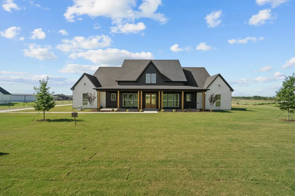 1015 Pilgrim Trail Weatherford TX 76088