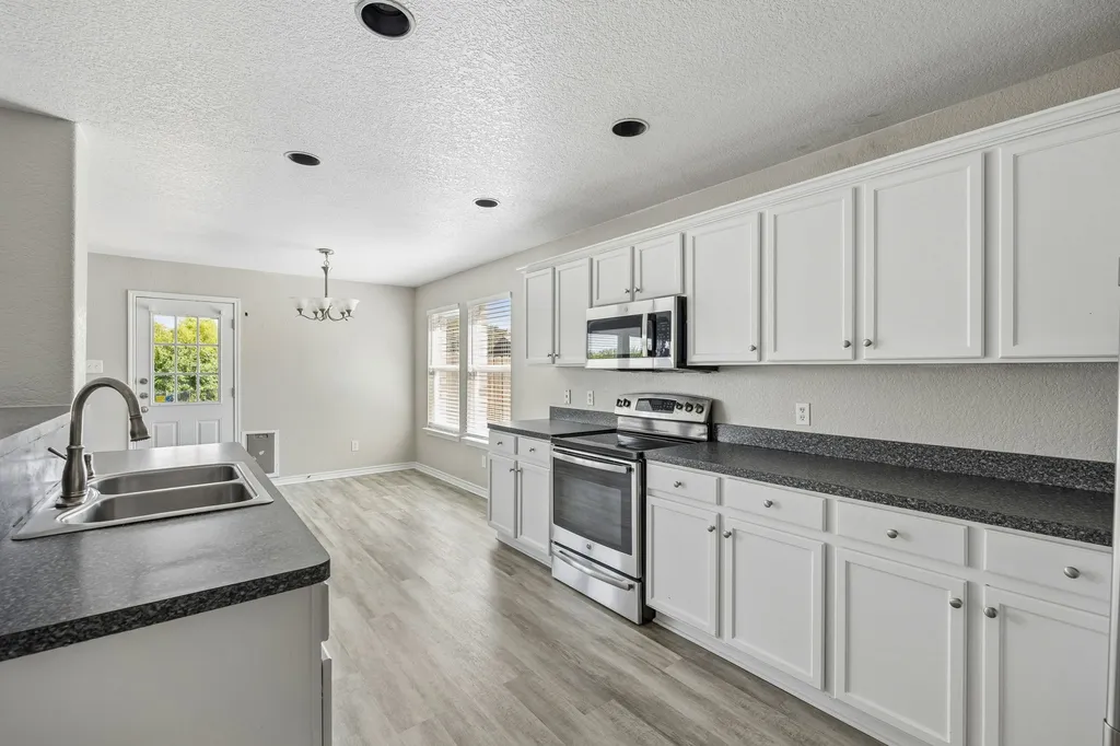 3924 Estrella Court Fort Worth TX 76106