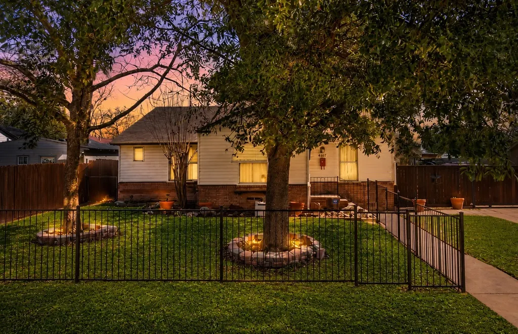 4807 Penrose Avenue Fort Worth TX 76116
