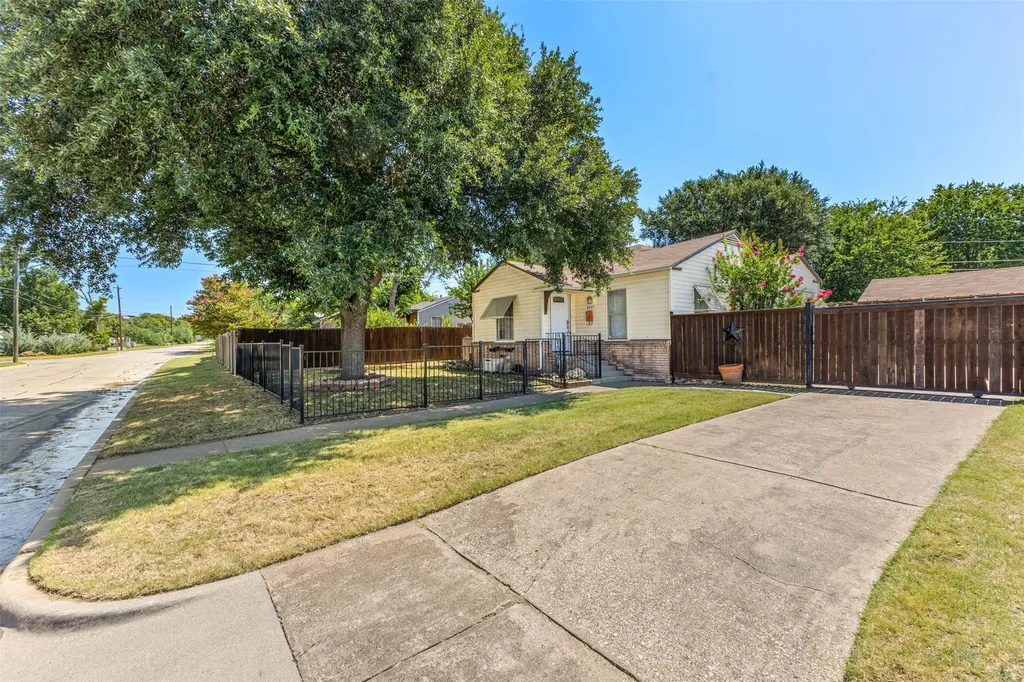 4807 Penrose Avenue Fort Worth TX 76116