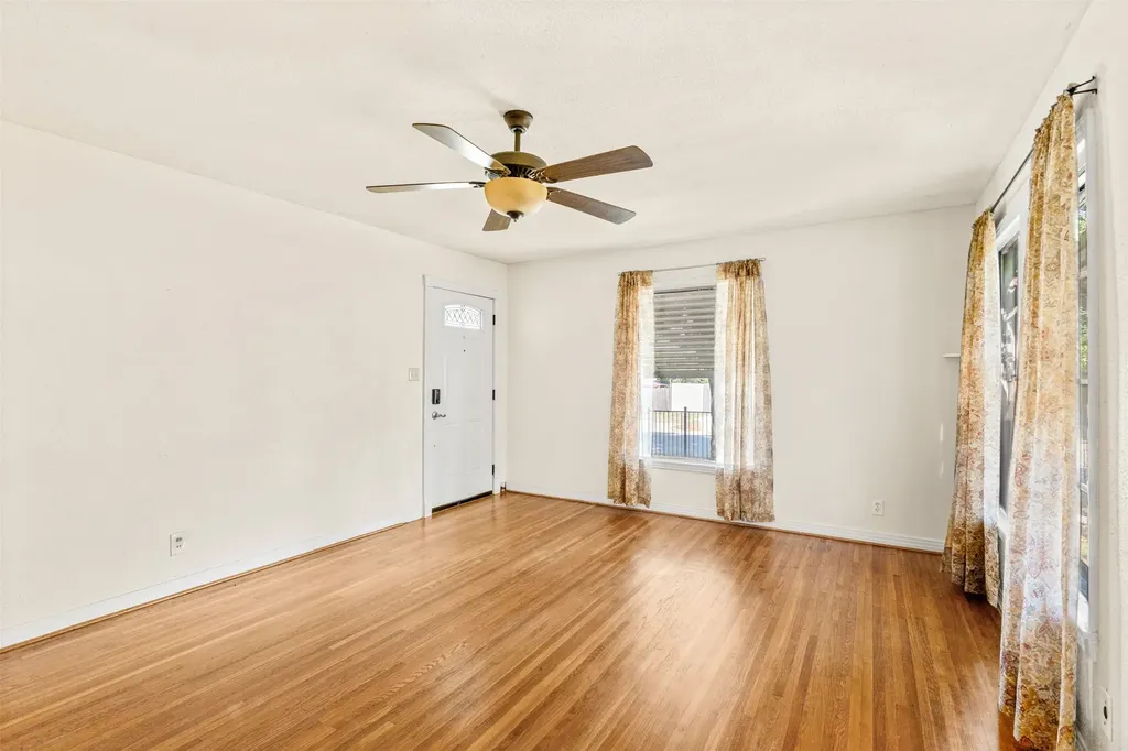 4807 Penrose Avenue Fort Worth TX 76116