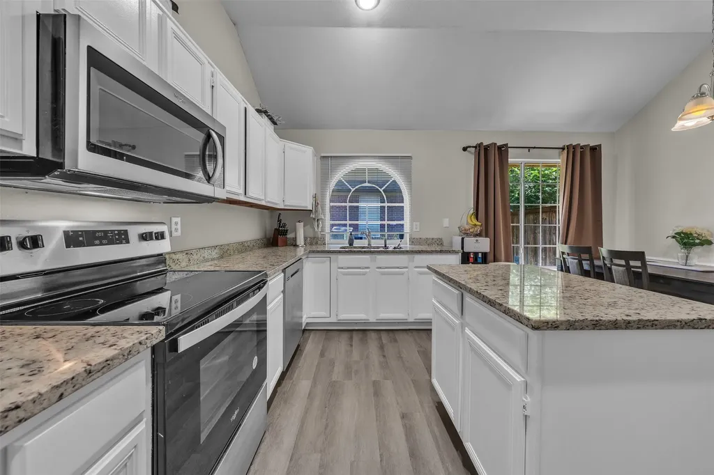 1409 Prentice Street Arlington TX 76018