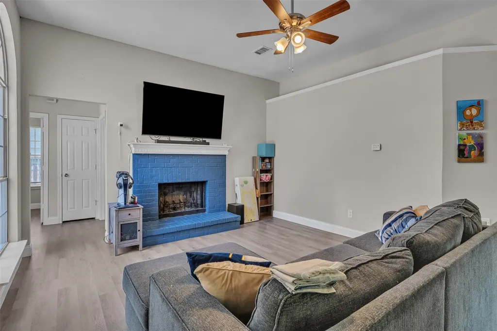 1409 Prentice Street Arlington TX 76018