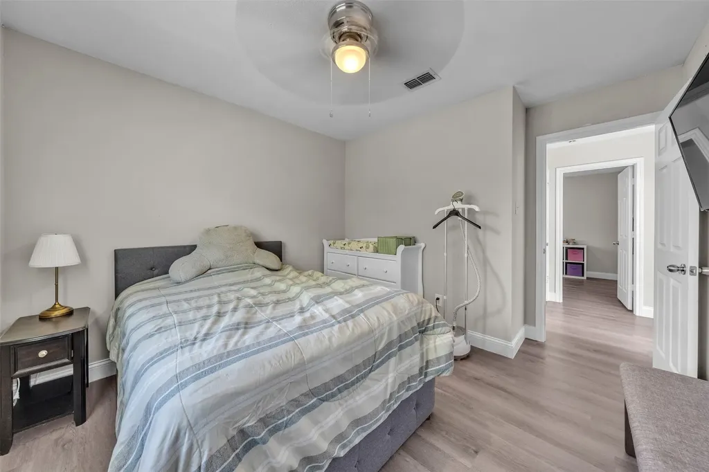 1409 Prentice Street Arlington TX 76018