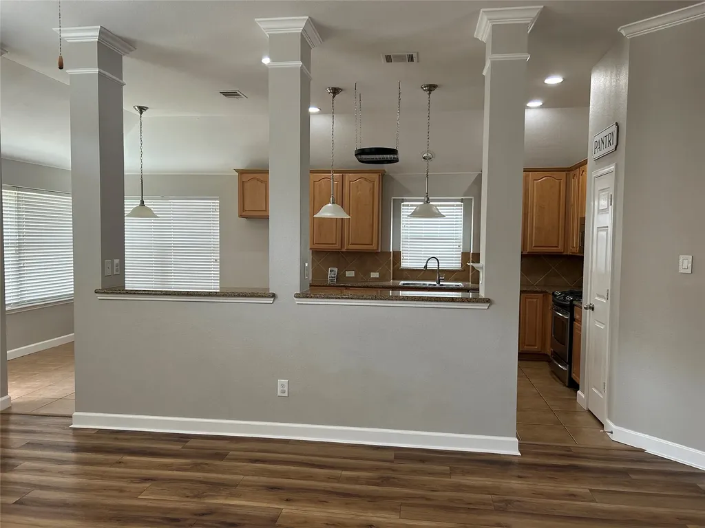2717 Foxpoint Trail Arlington TX 76017