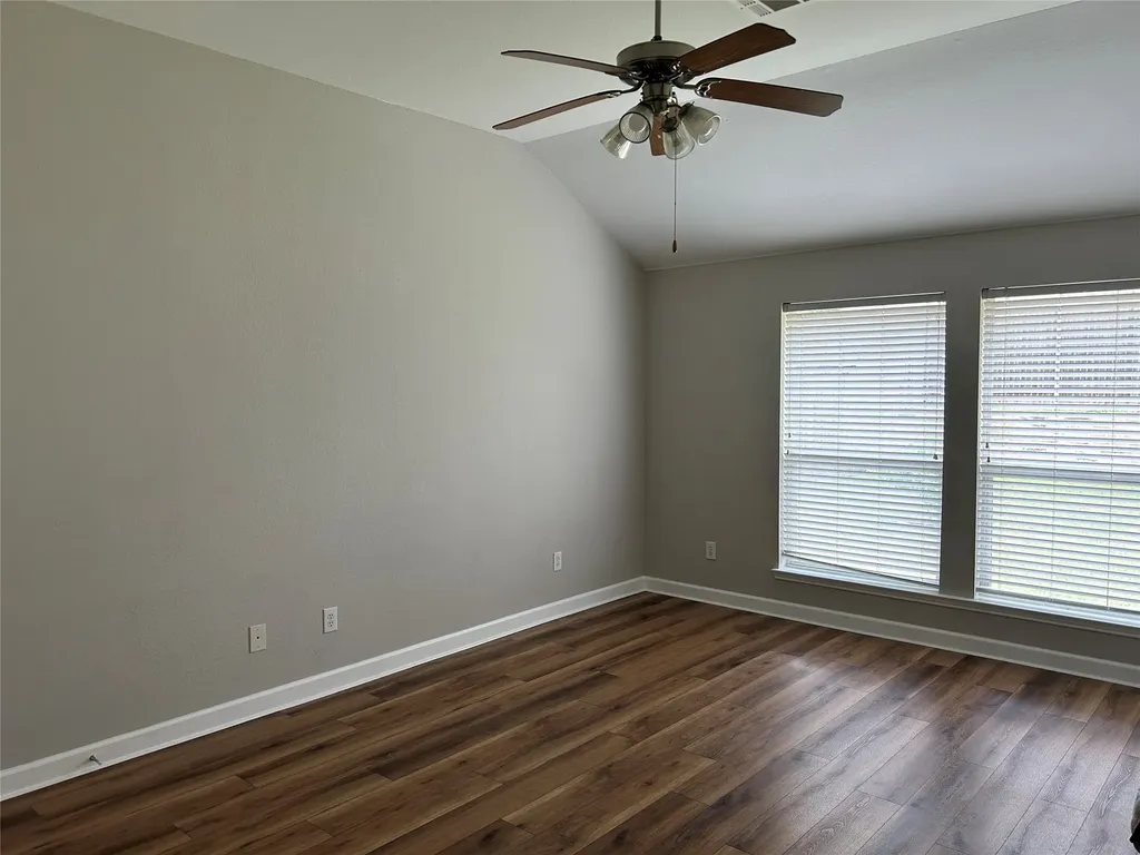 2717 Foxpoint Trail Arlington TX 76017