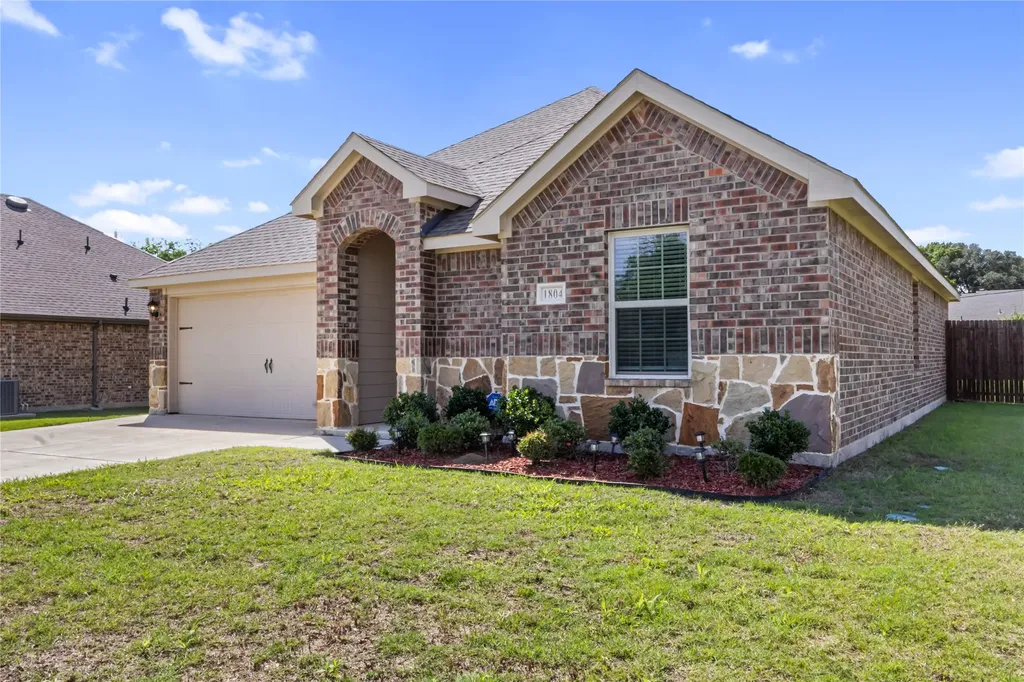 1804 Pecan Valley Drive Kaufman TX 75142