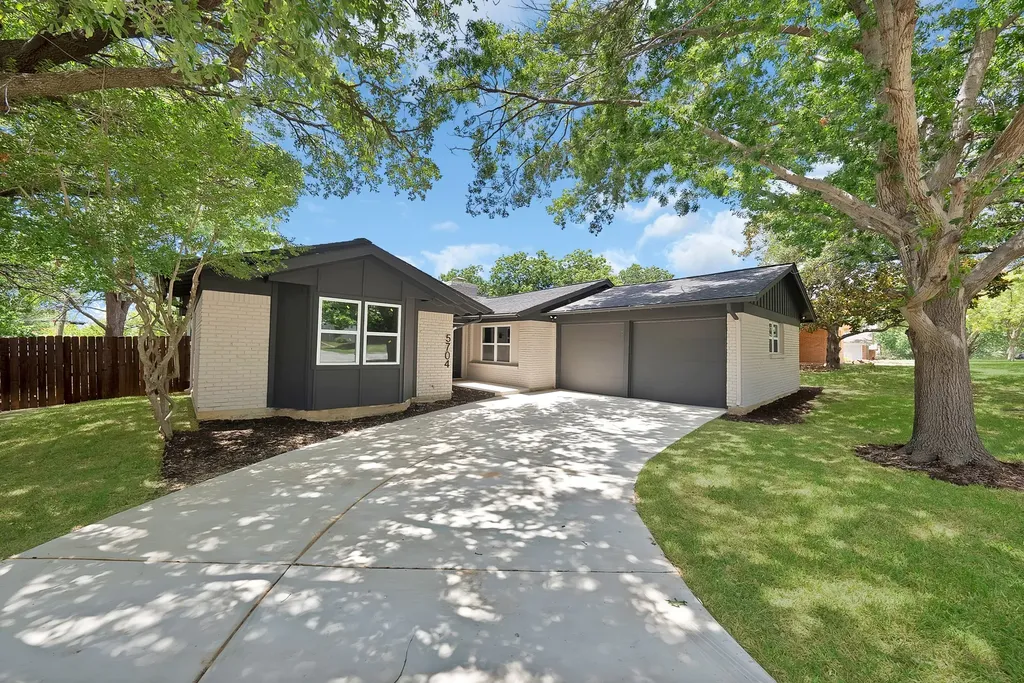 5704 Wessex Avenue Fort Worth TX 76133