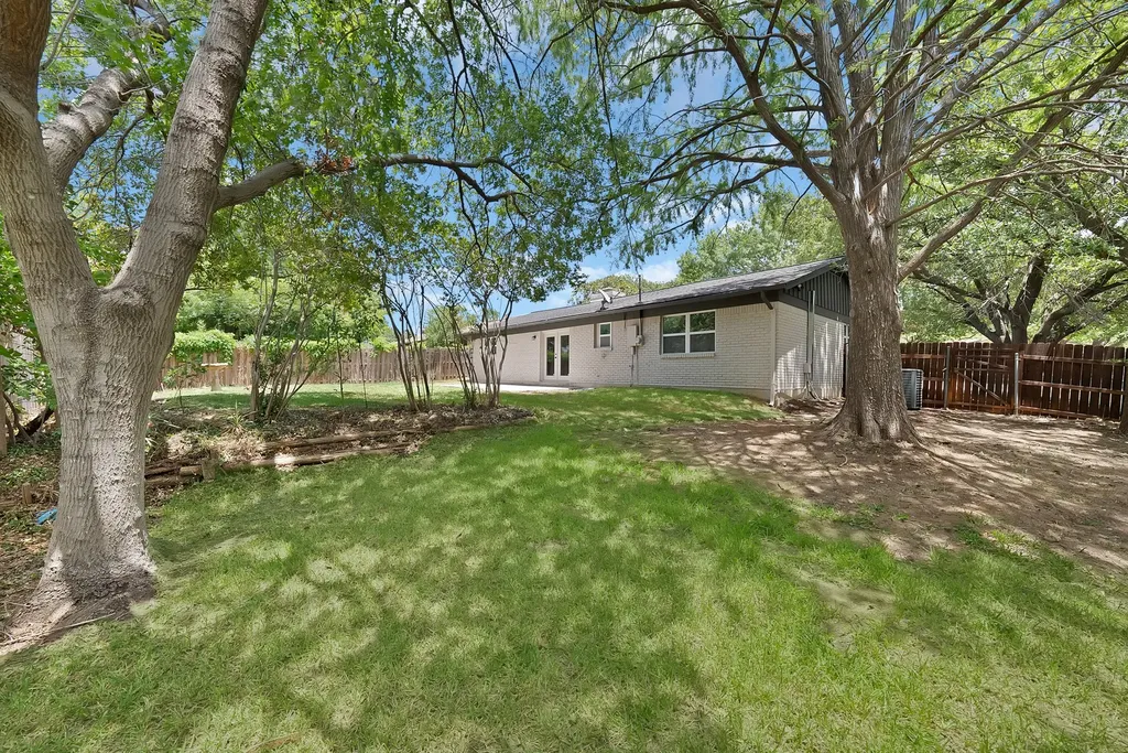5704 Wessex Avenue Fort Worth TX 76133