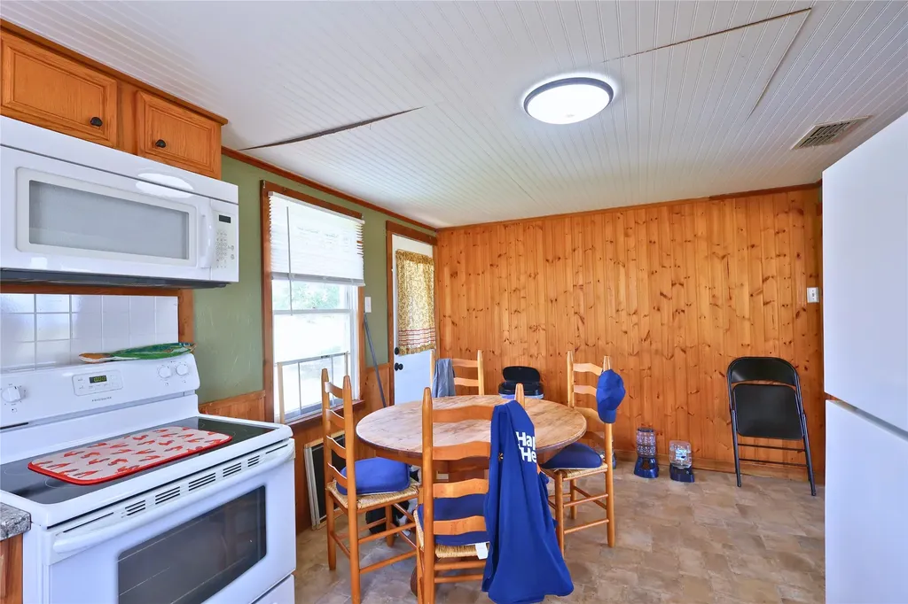 380 Vz County Road 4211 Ben Wheeler TX 75754