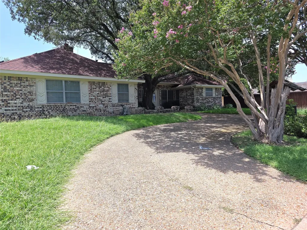 604 S Briarcrest Drive Richardson TX 75081