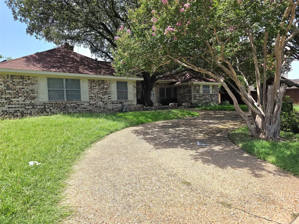 604 S Briarcrest Drive Richardson TX 75081