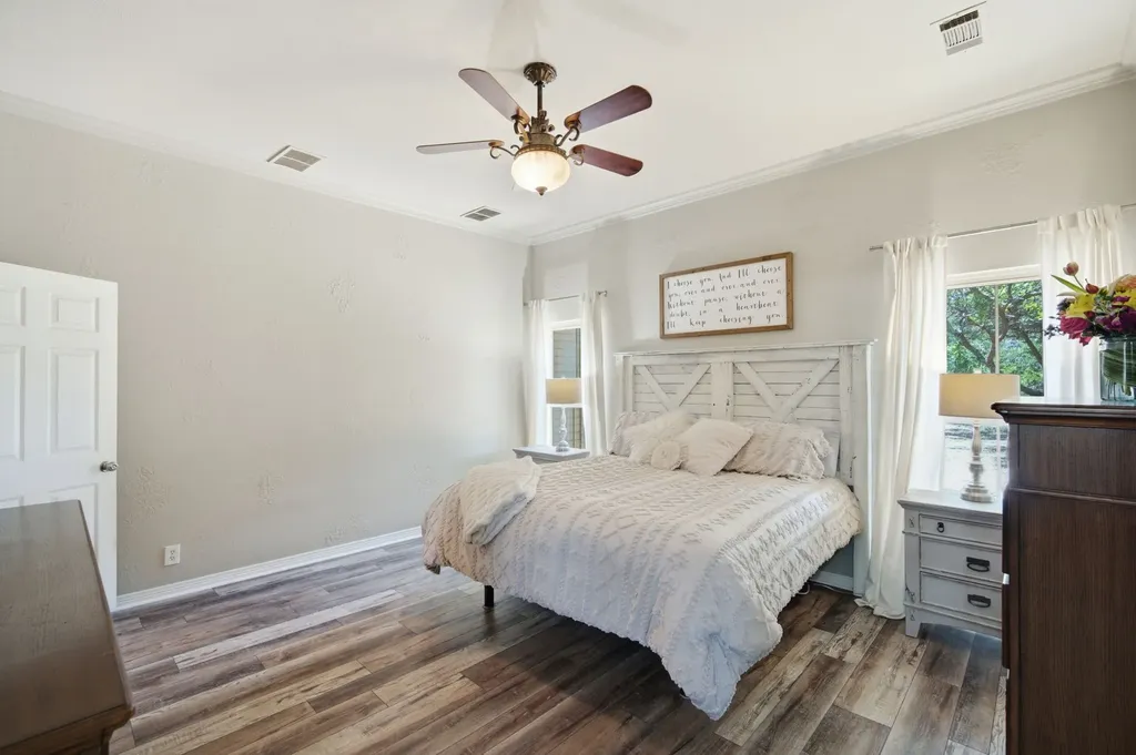 1201 N Oak Branch Road Waxahachie TX 75167