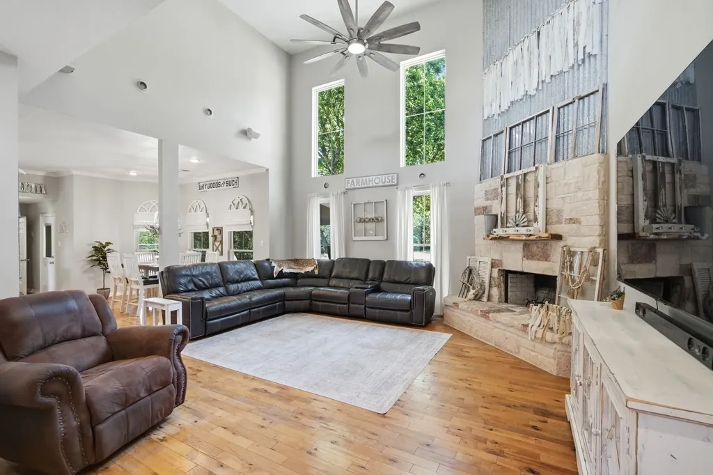 1201 N Oak Branch Road Waxahachie TX 75167