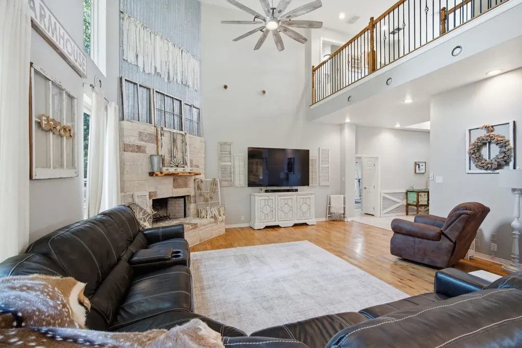 1201 N Oak Branch Road Waxahachie TX 75167