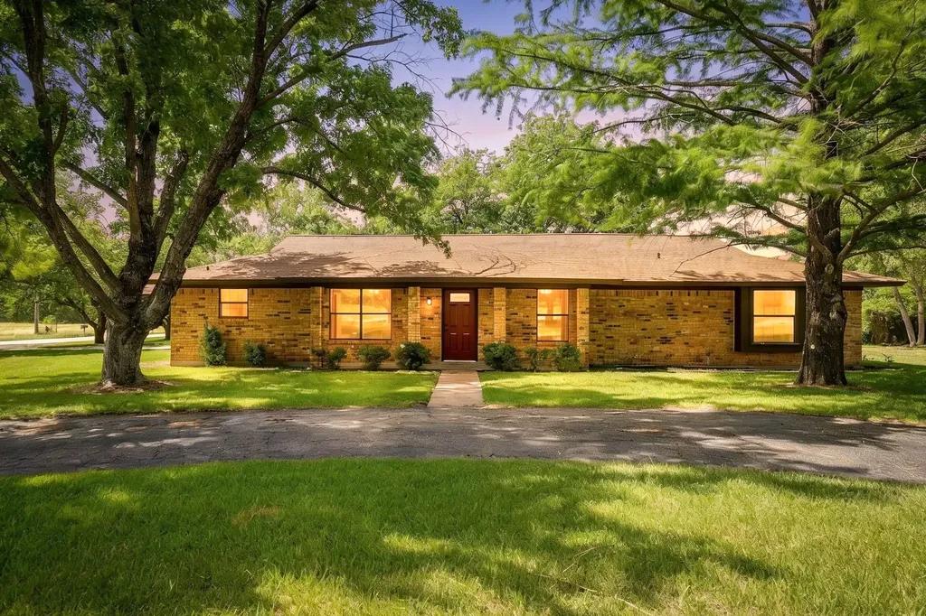 1009 Abbie Lane Glen Rose TX 76043