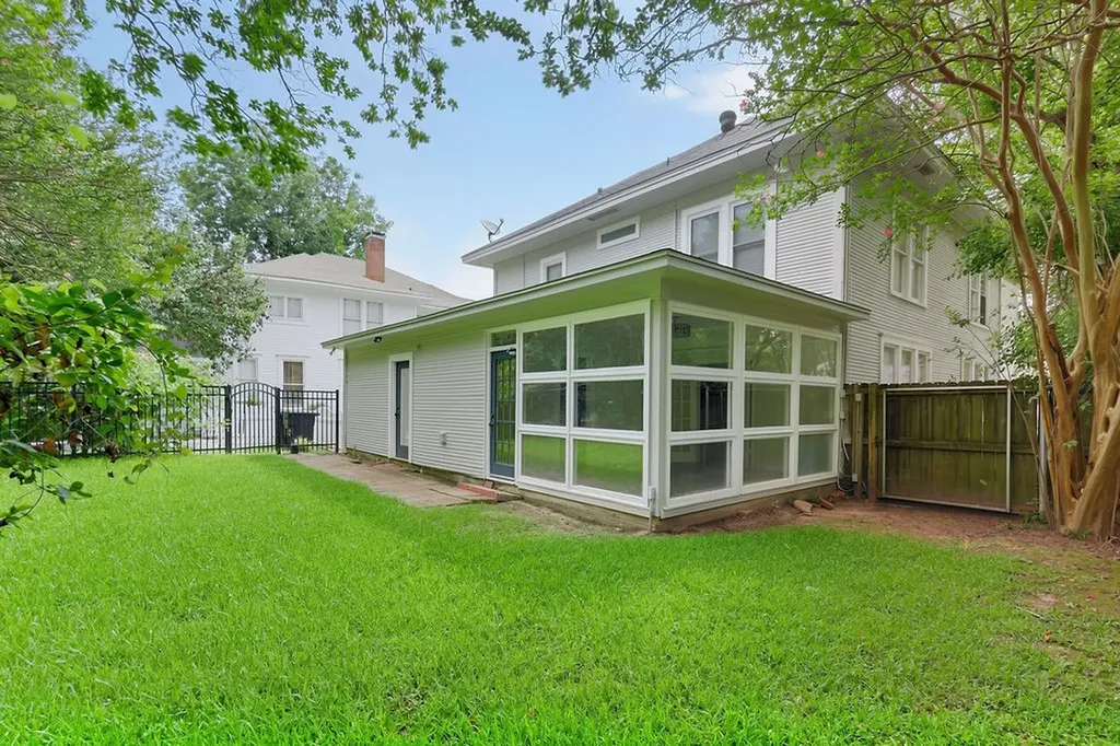 216 N Texas Street Pittsburg TX 75686