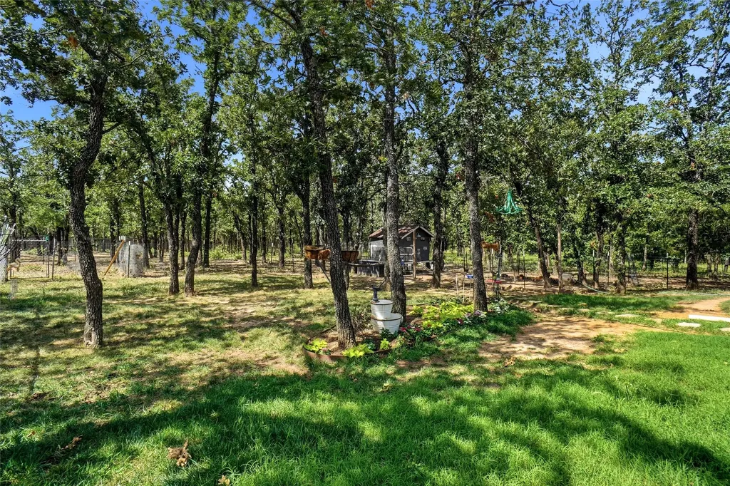 211 Spring Valley Road Paradise TX 76073