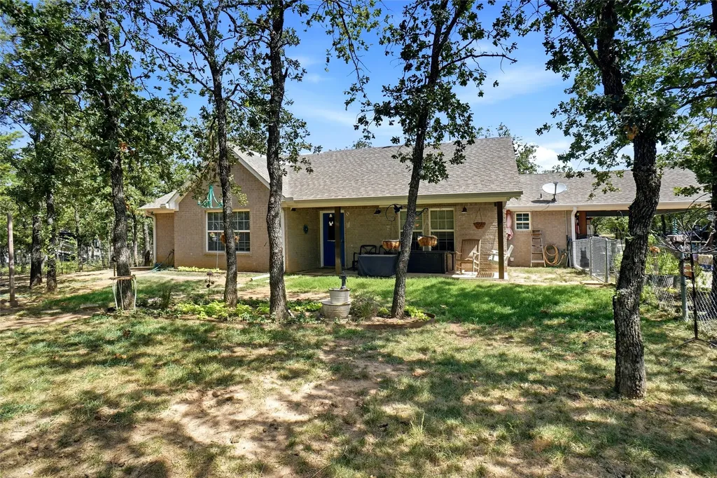 211 Spring Valley Road Paradise TX 76073