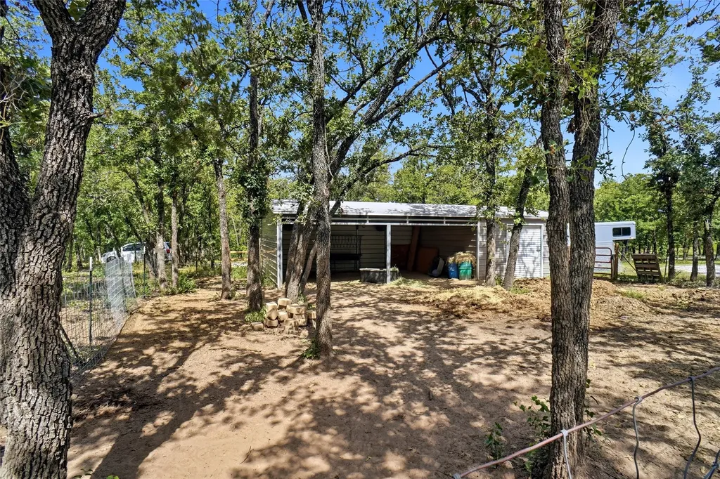 211 Spring Valley Road Paradise TX 76073