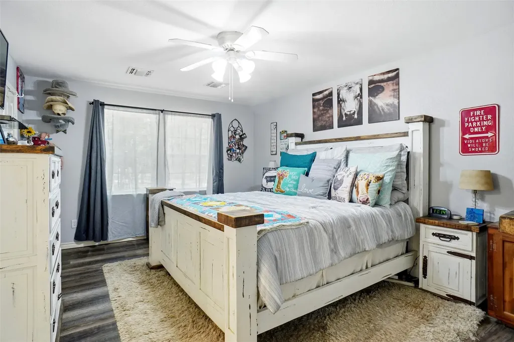 211 Spring Valley Road Paradise TX 76073
