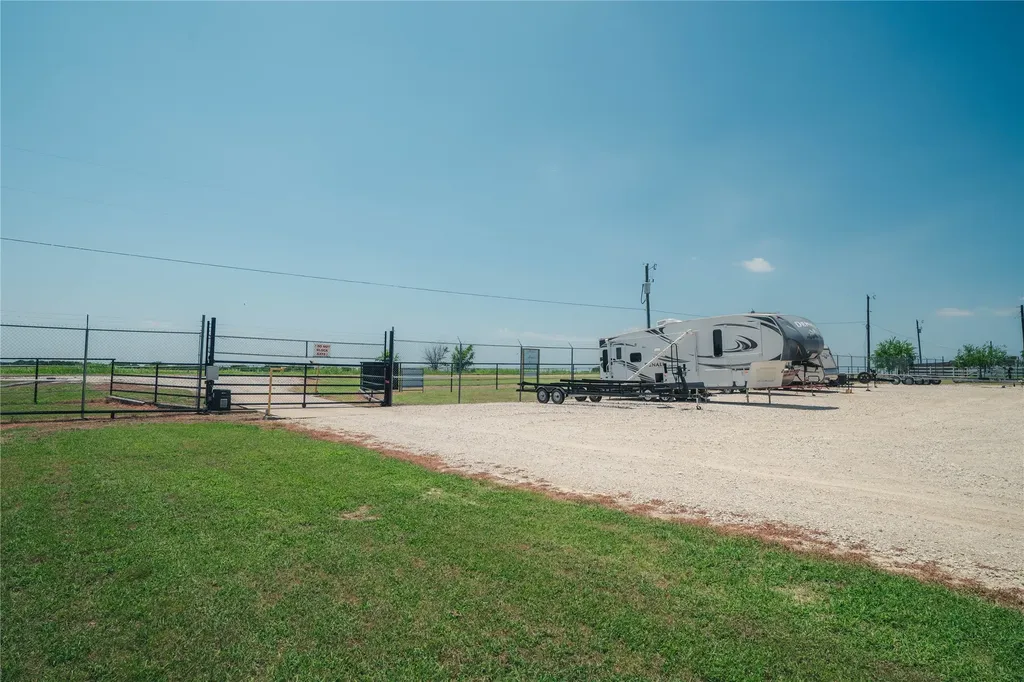 20548 Fm 901 Road Gordonville TX 76245