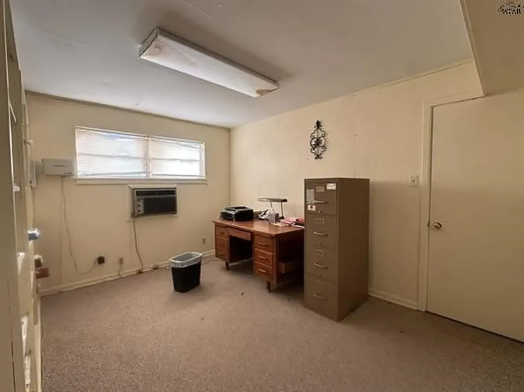 815 E Gilbert Street Henrietta TX 76365