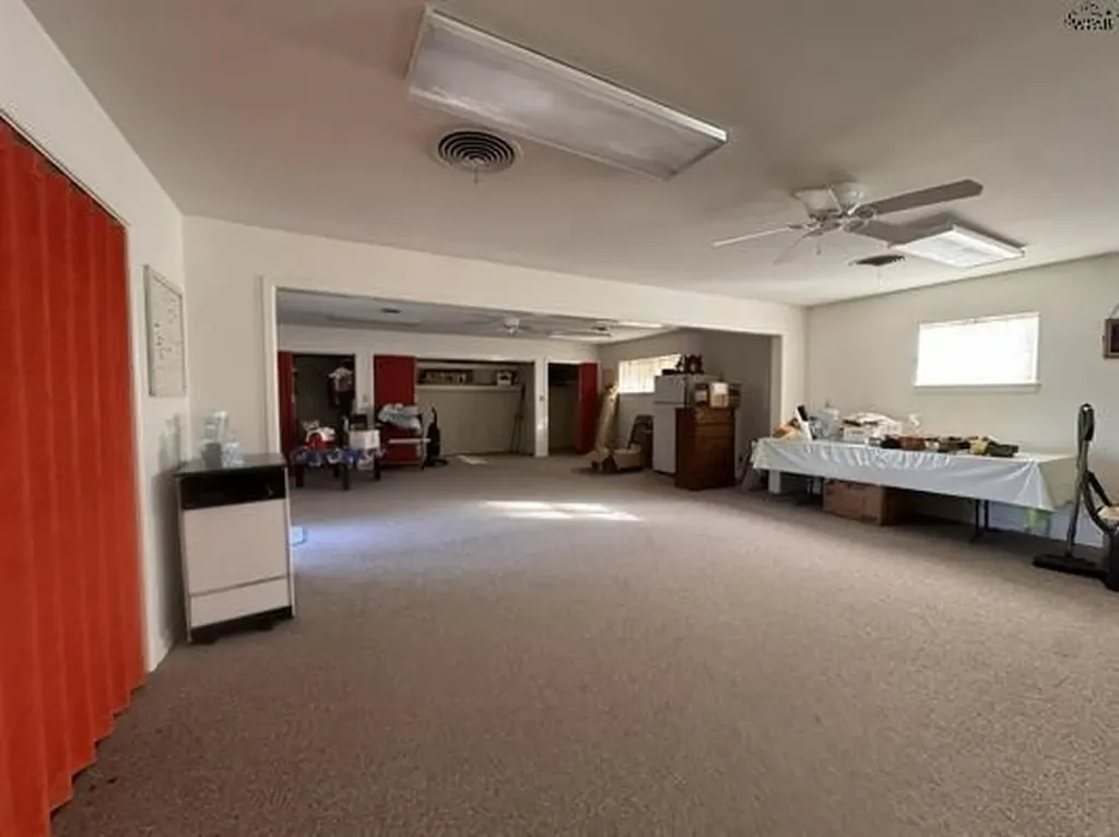 815 E Gilbert Street Henrietta TX 76365
