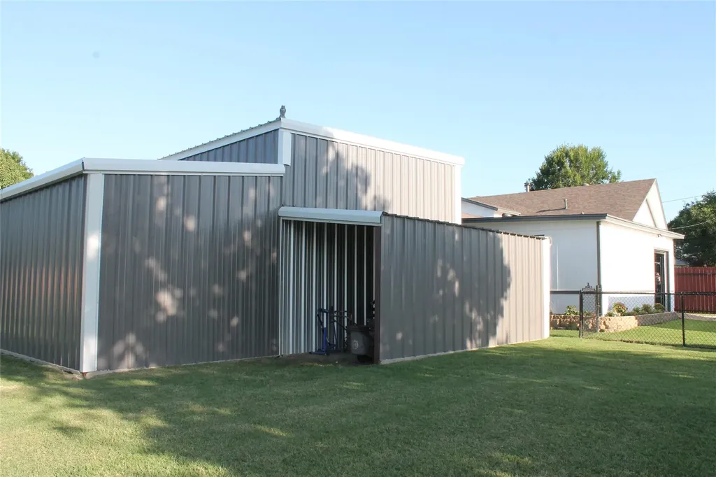 121 Port O Call Court Runaway Bay TX 76426