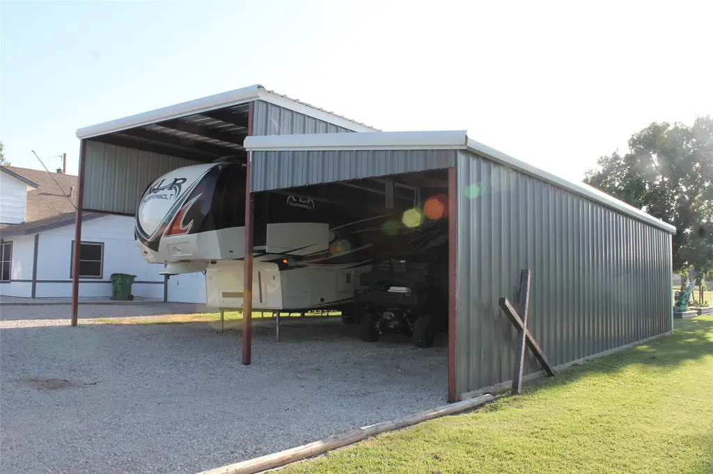 121 Port O Call Court Runaway Bay TX 76426