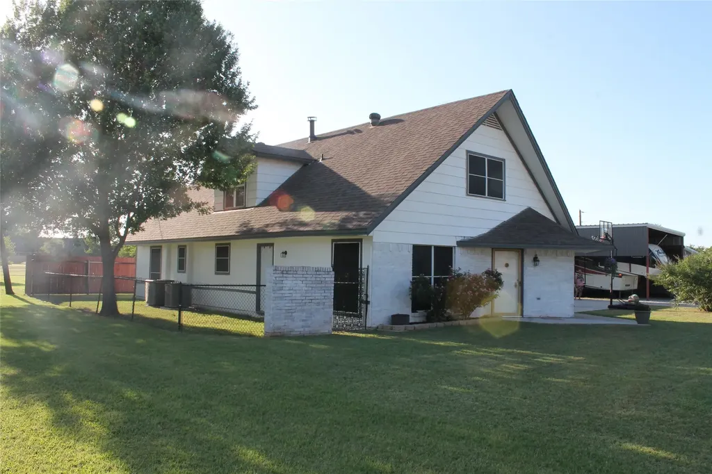 121 Port O Call Court Runaway Bay TX 76426
