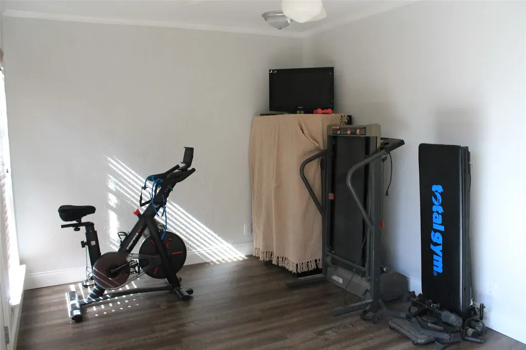 121 Port O Call Court Runaway Bay TX 76426