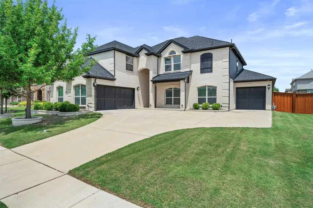 2696 Bonita Drive Grand Prairie TX 75054
