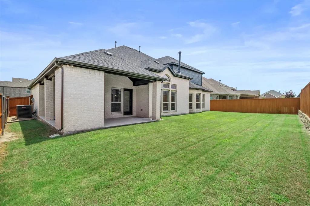 2696 Bonita Drive Grand Prairie TX 75054