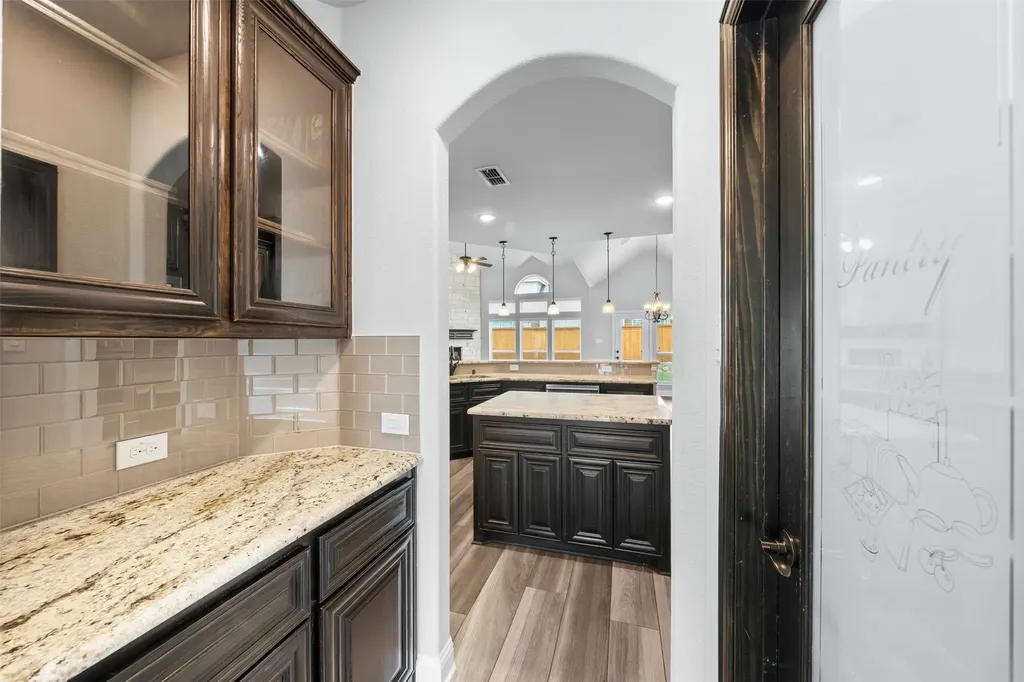 2696 Bonita Drive Grand Prairie TX 75054