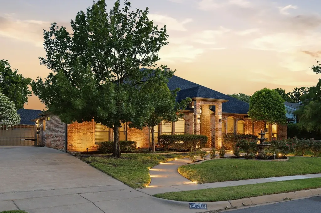 303 Quail Crest Drive Bedford TX 76021