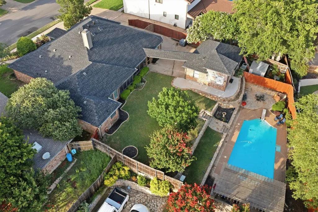 303 Quail Crest Drive Bedford TX 76021
