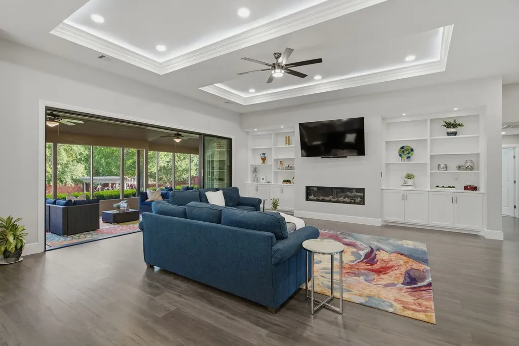 303 Quail Crest Drive Bedford TX 76021