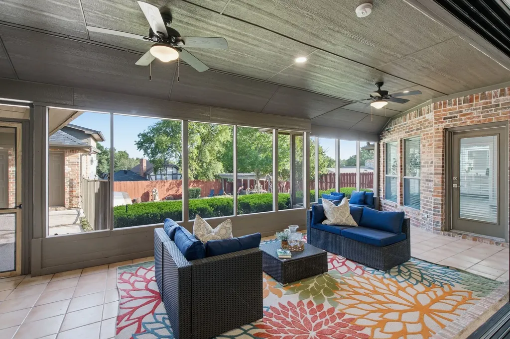 303 Quail Crest Drive Bedford TX 76021