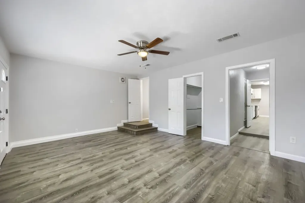 1521 Oakbrook Court Lancaster TX 75134