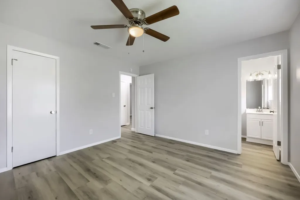 1521 Oakbrook Court Lancaster TX 75134