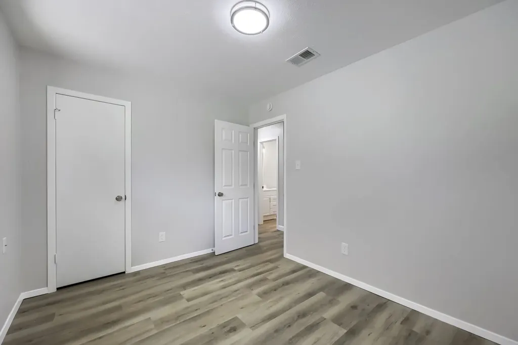 1521 Oakbrook Court Lancaster TX 75134