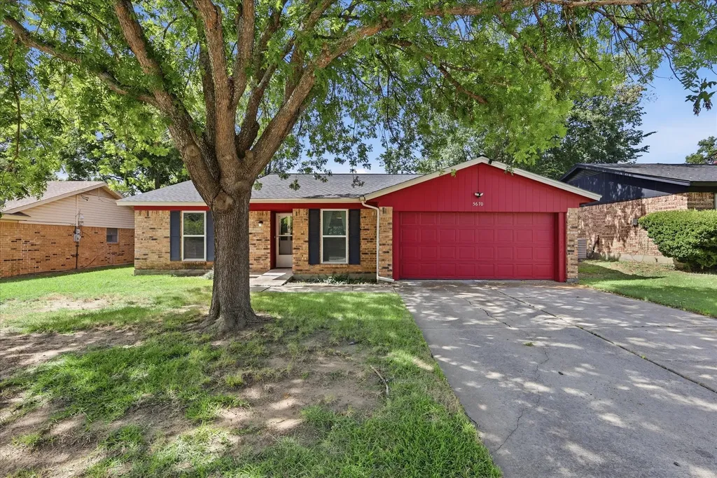 5670 Philadelphia Court Watauga TX 76148