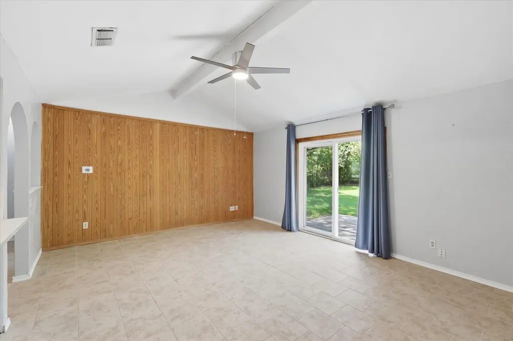 5670 Philadelphia Court Watauga TX 76148