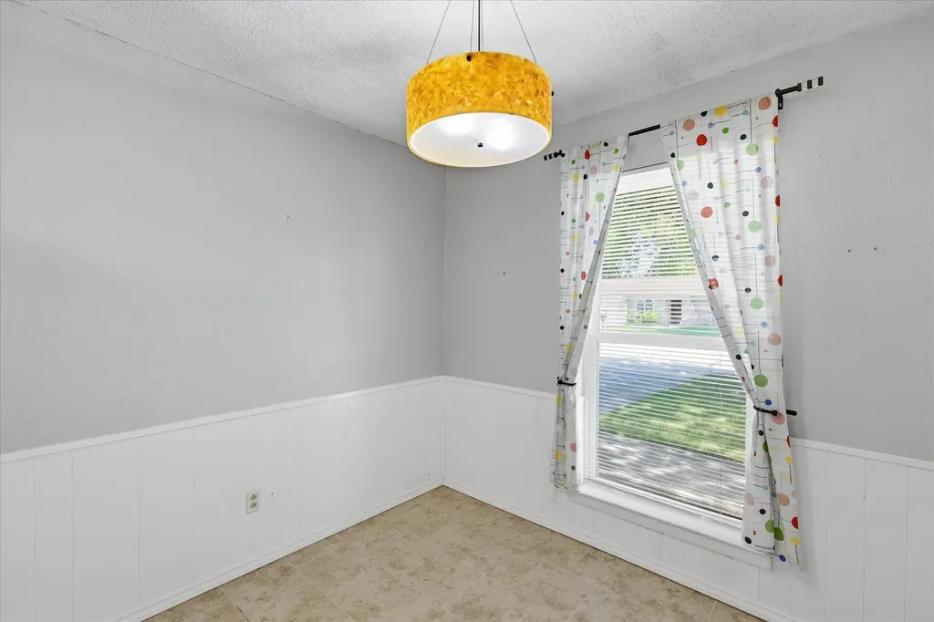 5670 Philadelphia Court Watauga TX 76148