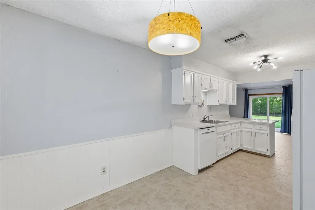5670 Philadelphia Court Watauga TX 76148