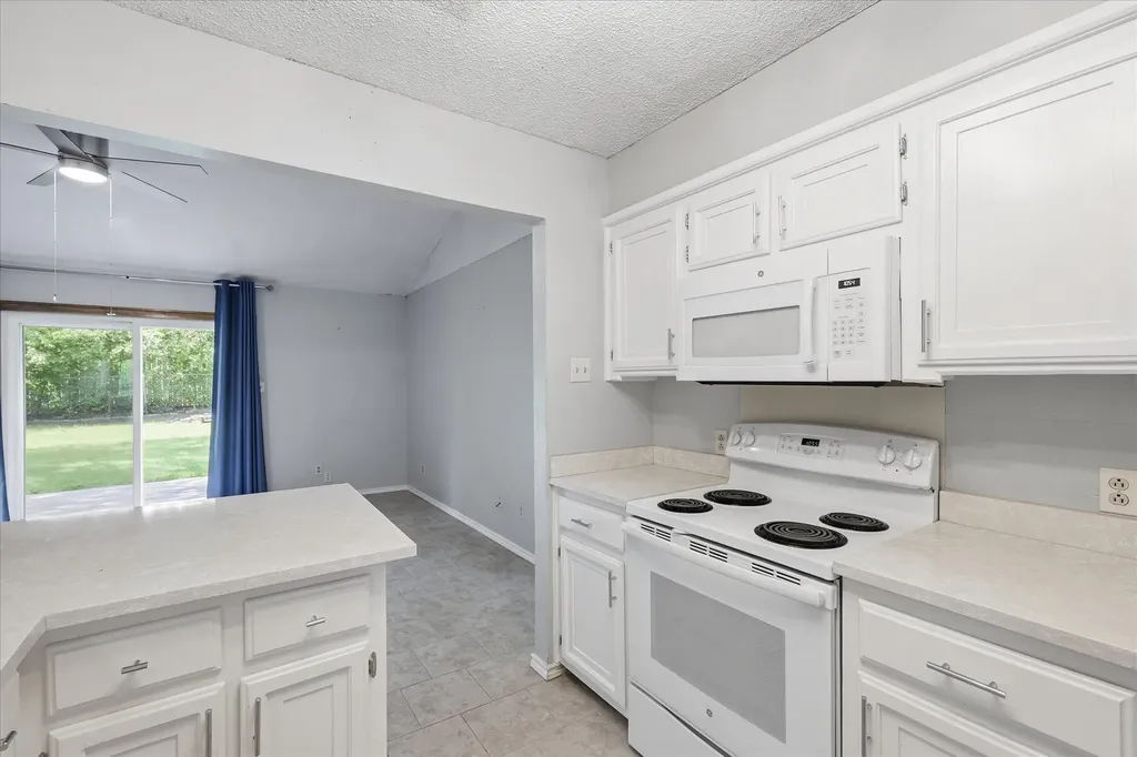 5670 Philadelphia Court Watauga TX 76148